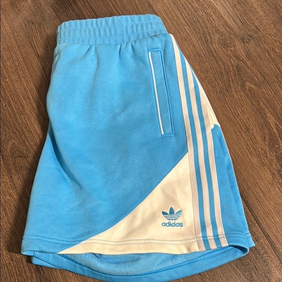 NWT! Adidas SST Fleece Shorts - Size Large - Picture 4 of 7